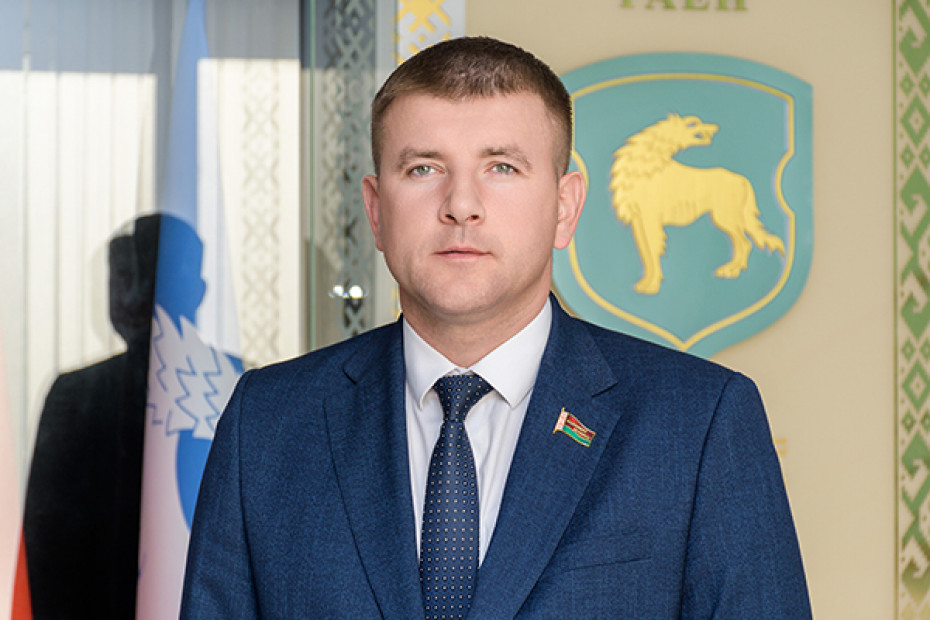 16 ноября 2024 г. «прямую телефонную линию» провел председатель Волковысского районного исполнительного комитета Захарчук Дмитрий Иванович